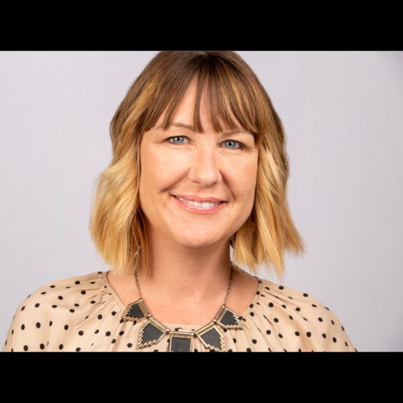 Meet your Posher, Courtney - Picture 1 of 2